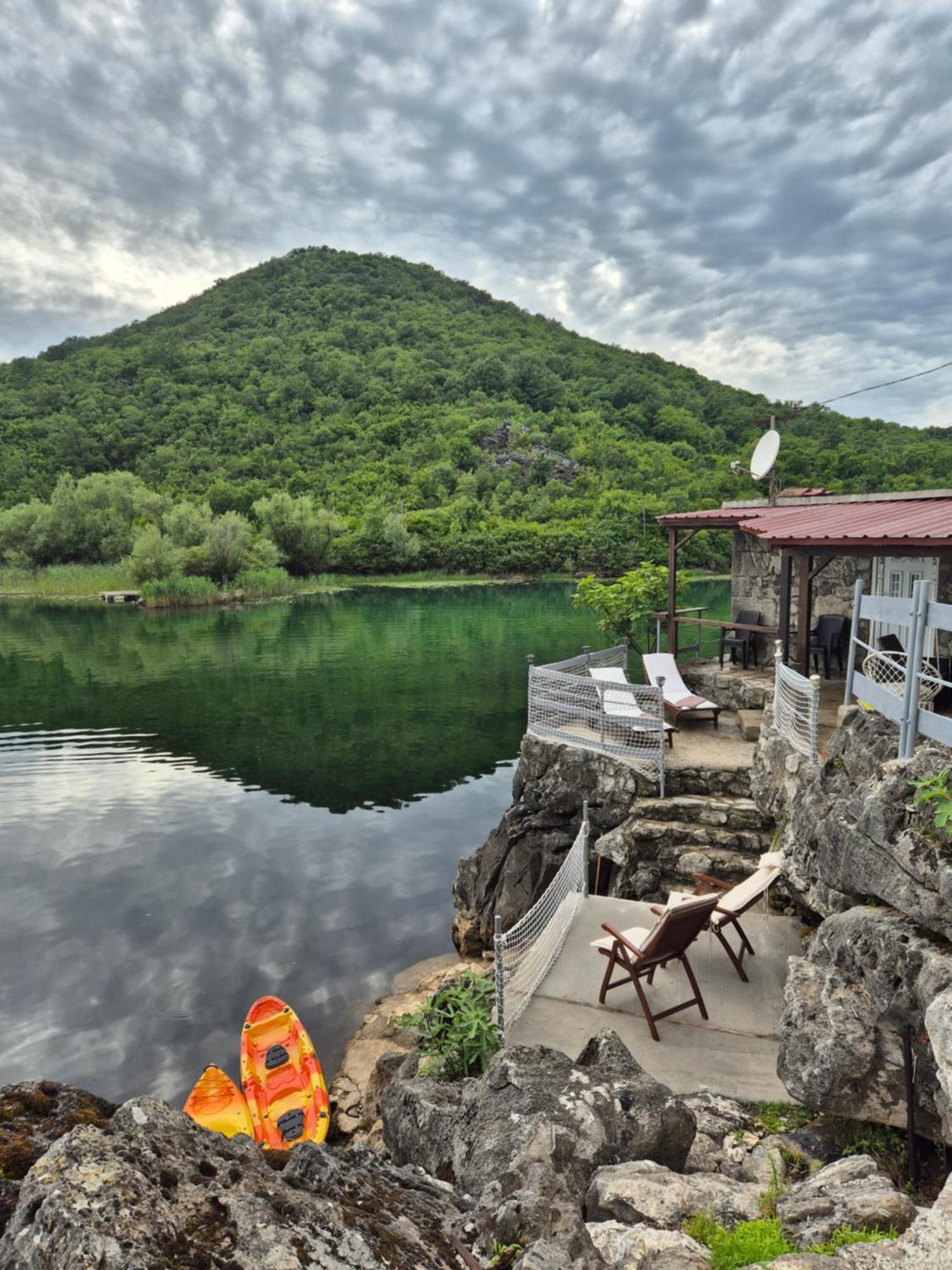 Old House, Skadar Lake Cetinje Luaran gambar